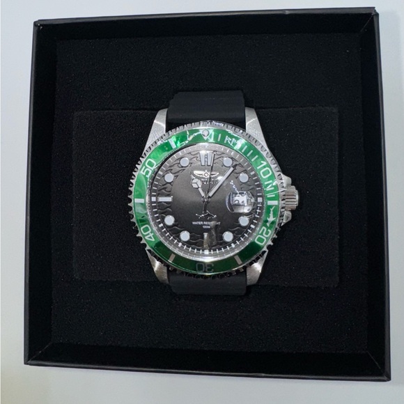 Invicta Pro Diver Shark Men’s Watch; 43mm; Black Dial, Green Bezel - Picture 2 of 6
